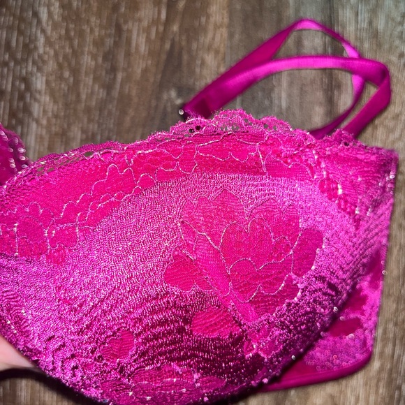 Sold-Victoria’s Secret Pink Lace Push up Bra Size 34D - Picture 2 of 5